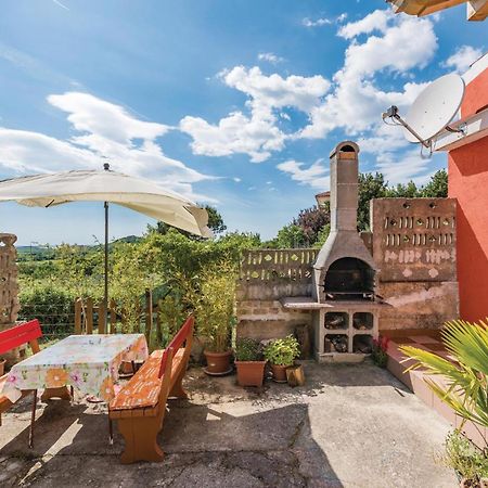 Awesome Home In Porec With House Sea View מראה חיצוני תמונה