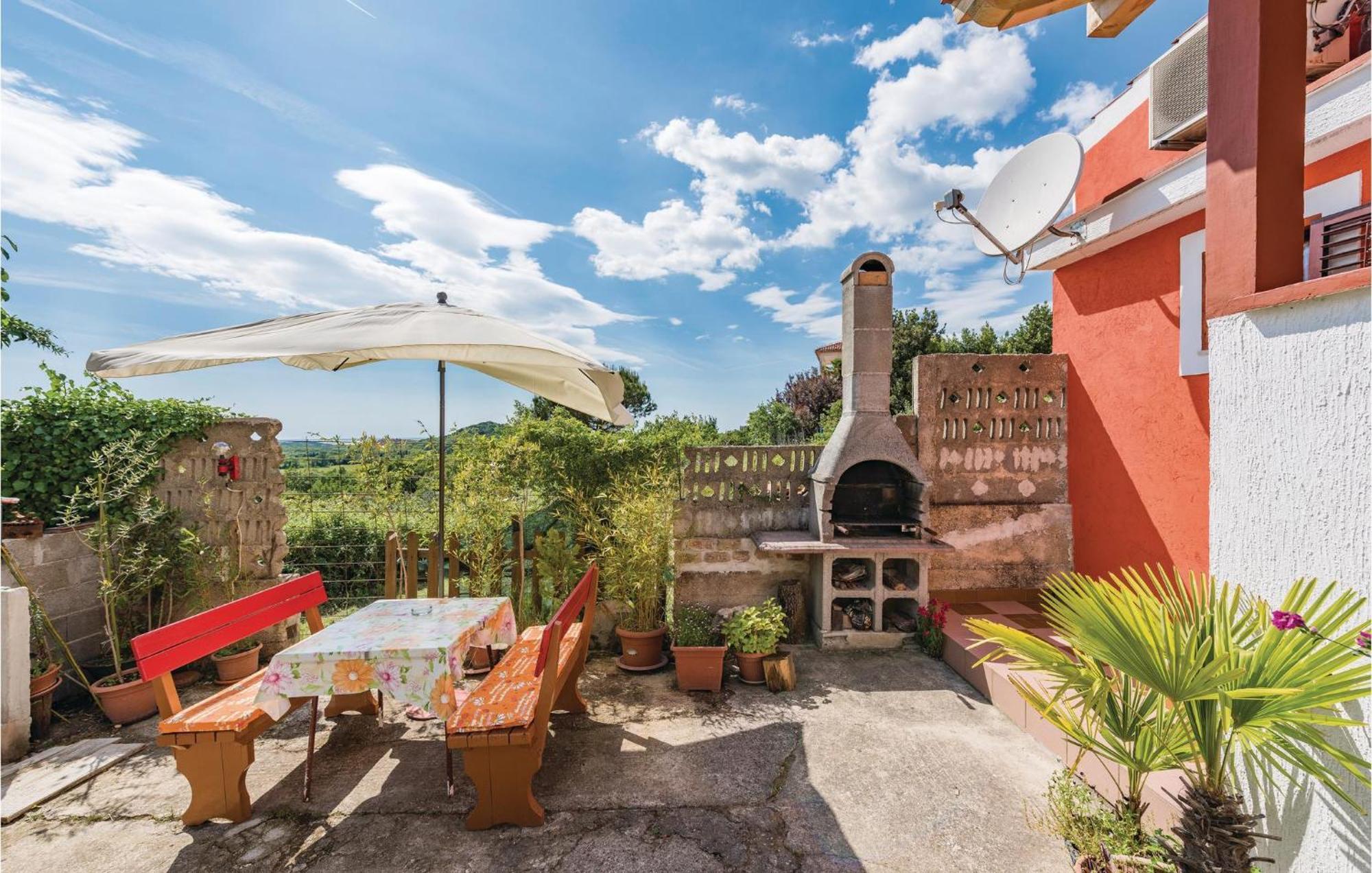 Awesome Home In Porec With House Sea View מראה חיצוני תמונה