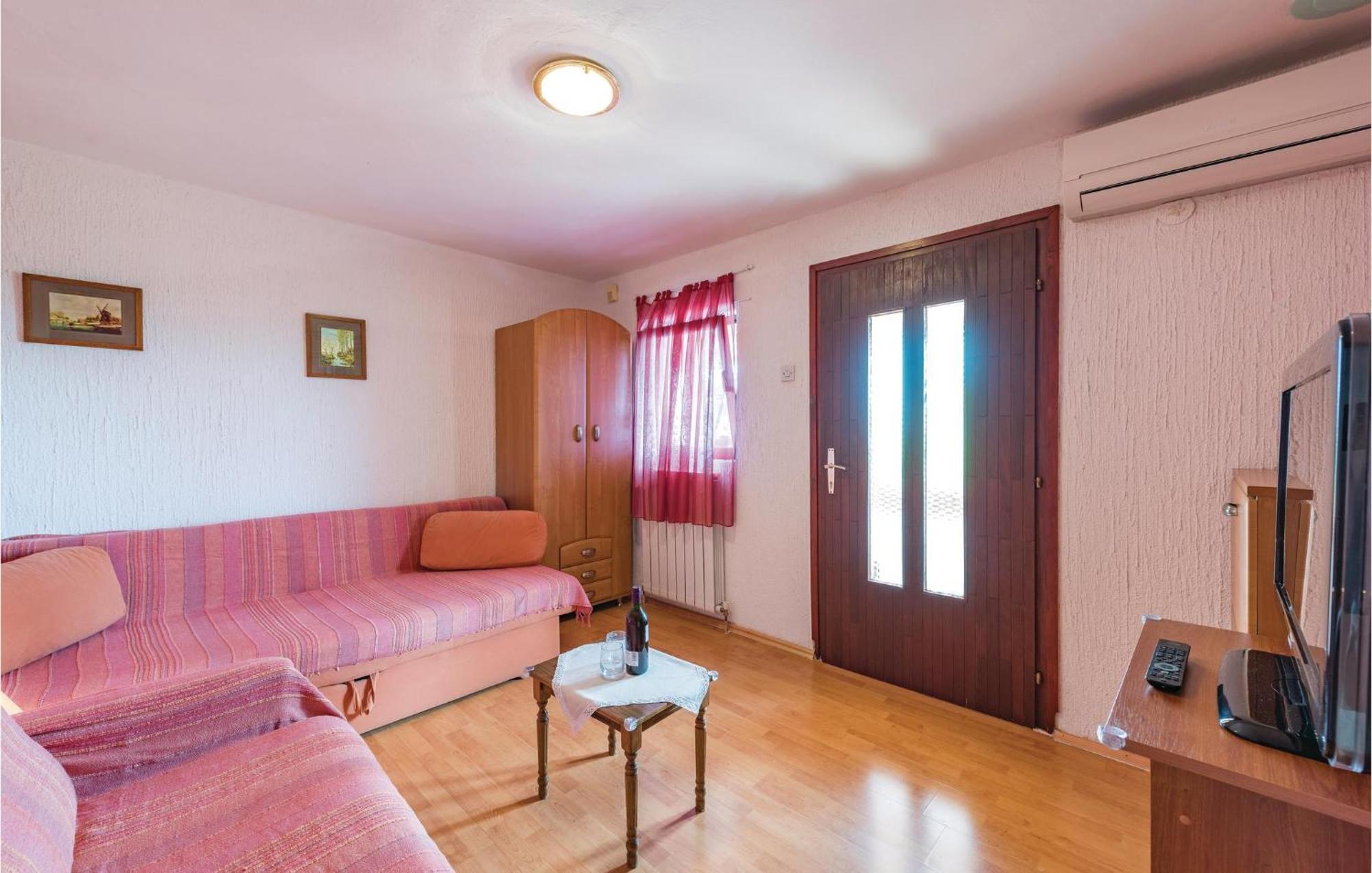 Awesome Home In Porec With House Sea View מראה חיצוני תמונה