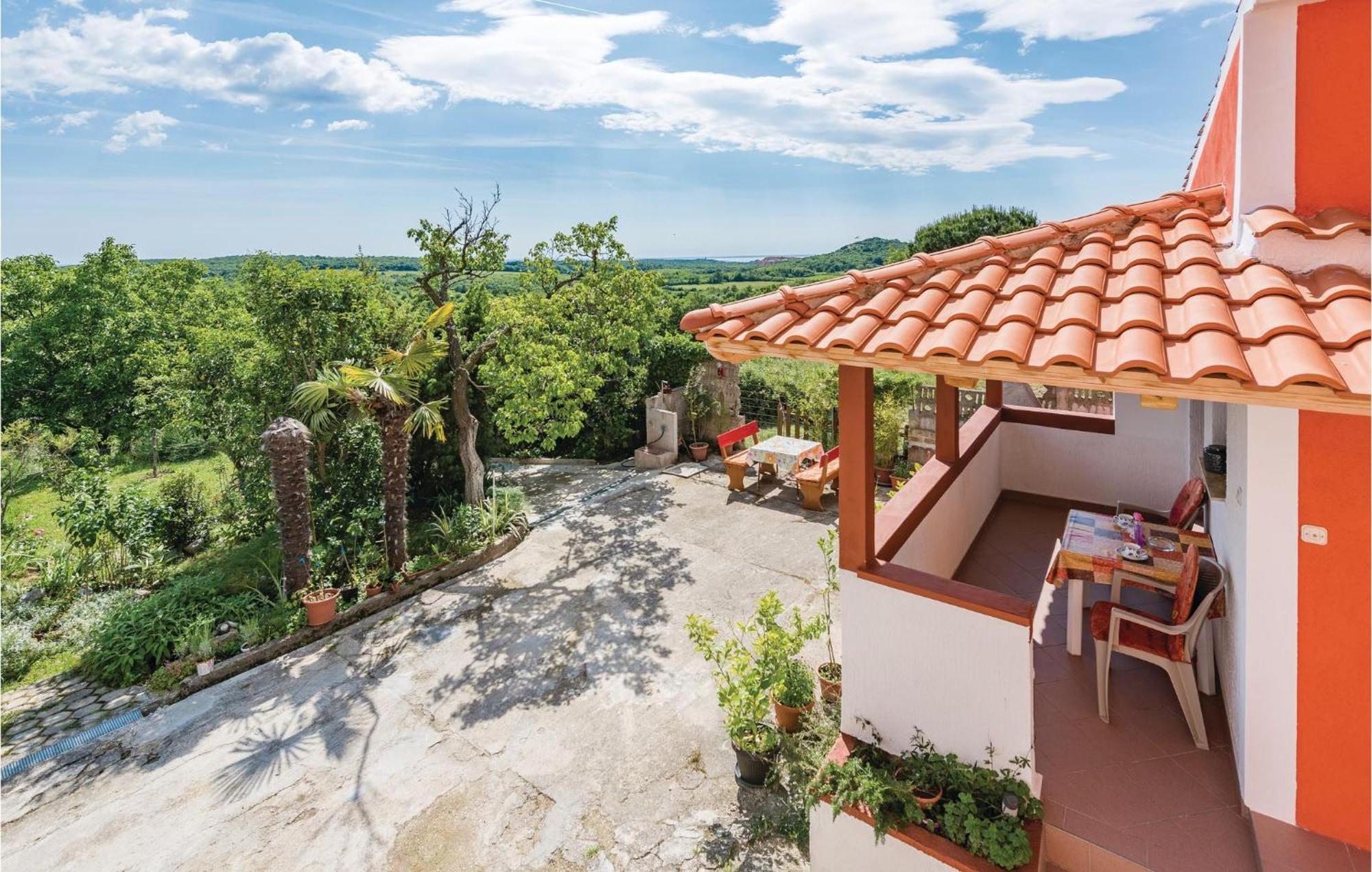 Awesome Home In Porec With House Sea View מראה חיצוני תמונה