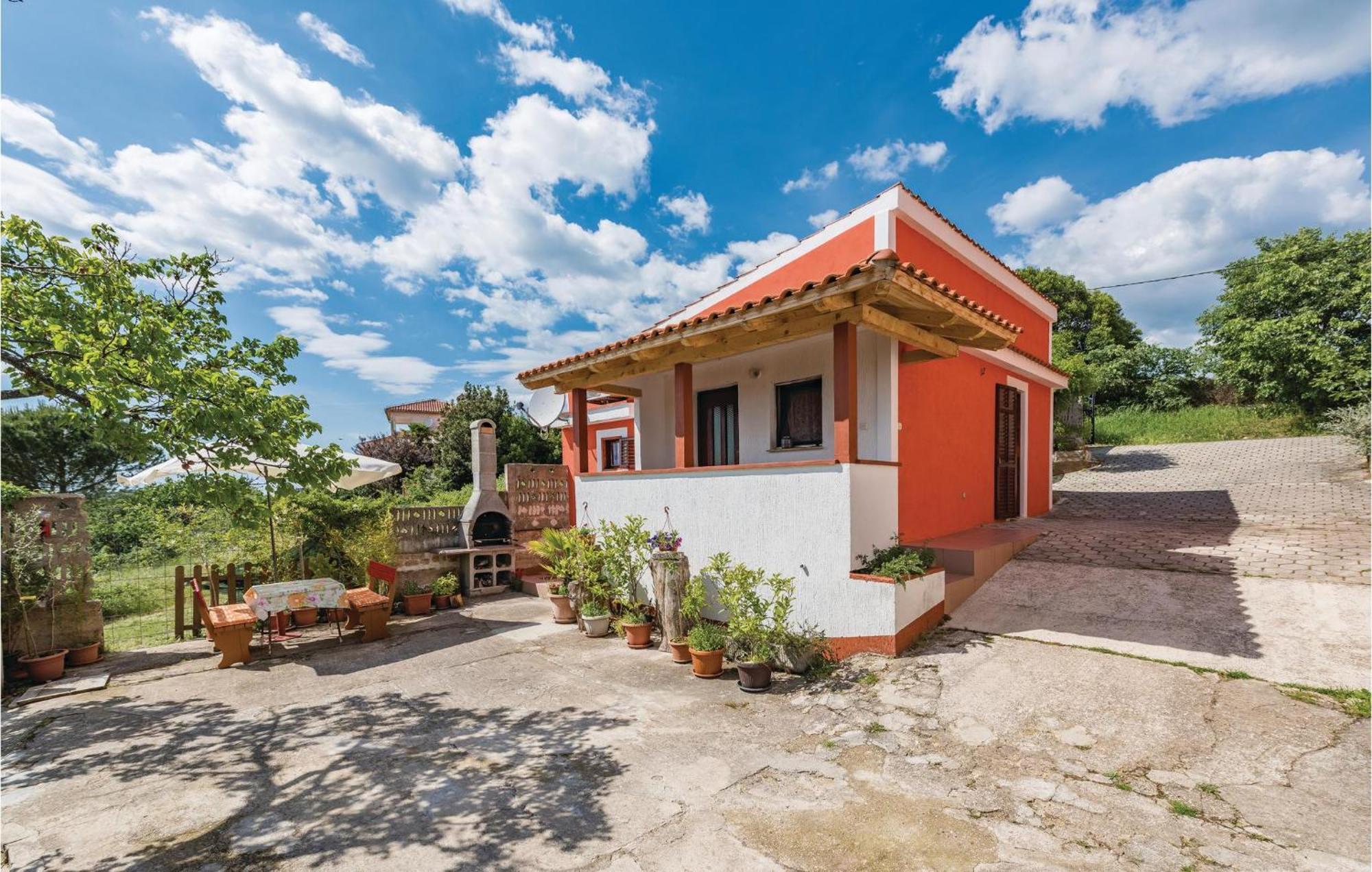 Awesome Home In Porec With House Sea View מראה חיצוני תמונה