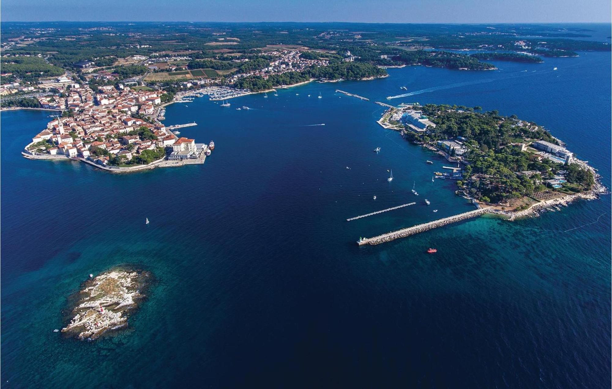 Awesome Home In Porec With House Sea View מראה חיצוני תמונה