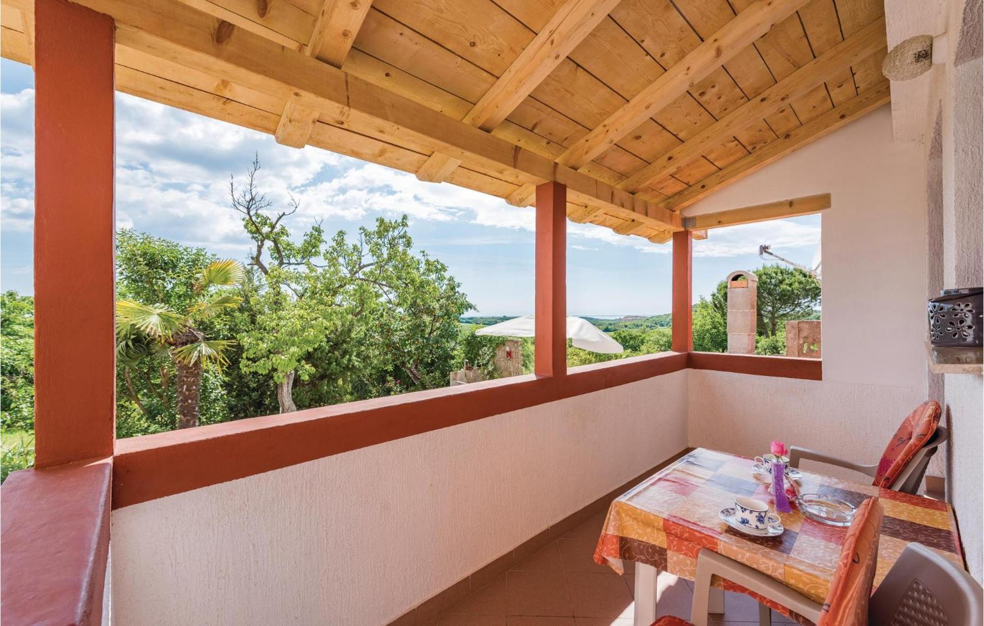 Awesome Home In Porec With House Sea View מראה חיצוני תמונה